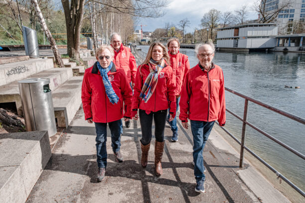 Gruppenfoto der Surprise-Stadtführer in Zürich